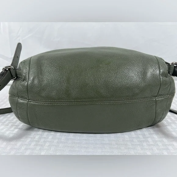 4019: Coach Olive Green Pebbled Leather Drawstring Backpack - Picture 5 of 13